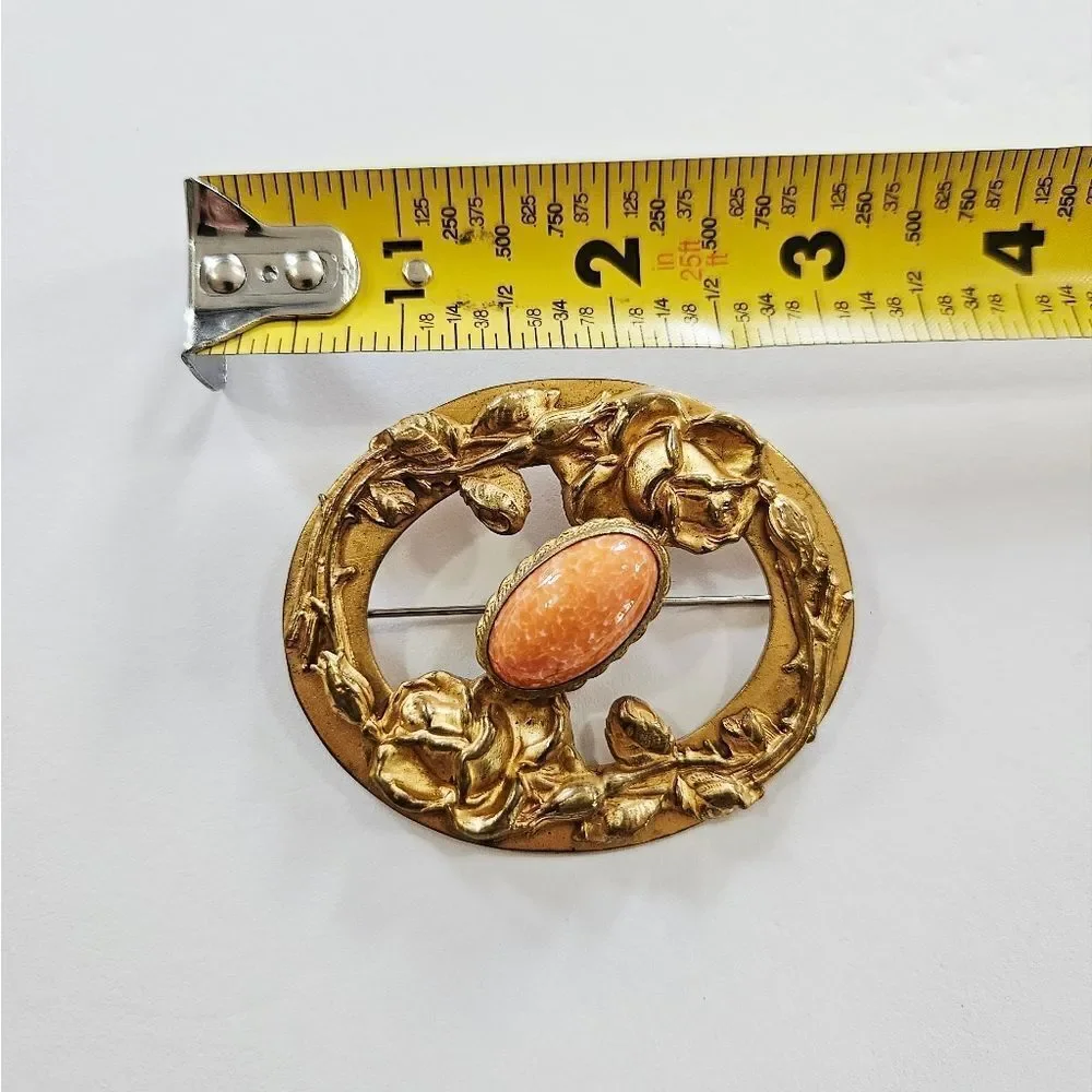 Vintage Art Nouveau Gold Tone Floral Coral Cabochon Circular Wreath Brooch Pin